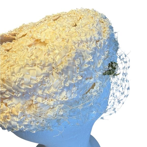 Vintage Cream Floral Hat with Green Bow - Picture 4 of 5